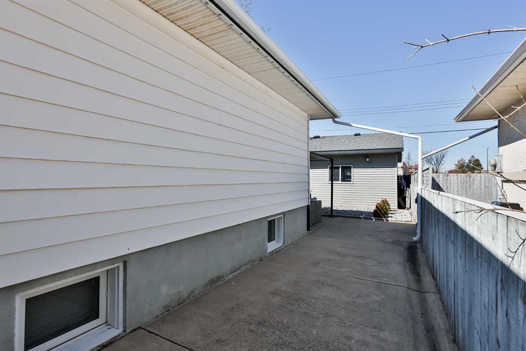 Picture for 1104 27 Street S