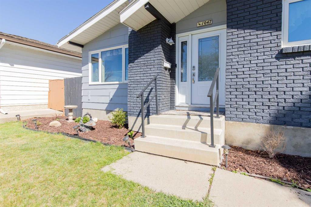 Picture for 1047 Lakemount Boulevard S