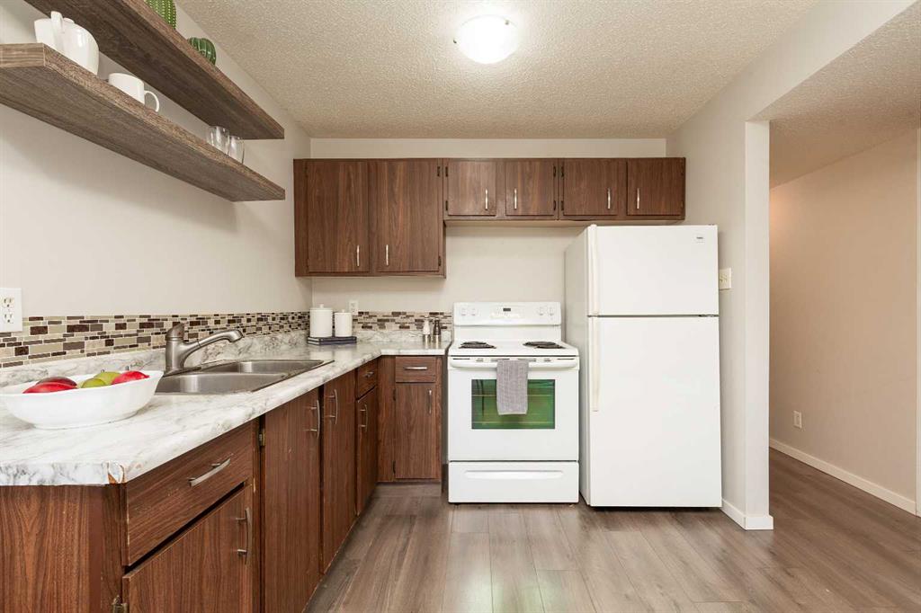 Picture for A&amp;B, 625 Columbia Boulevard W