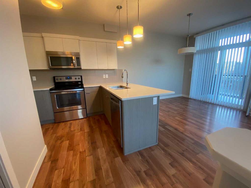 Picture for 902, 35 Aquitania Circle W