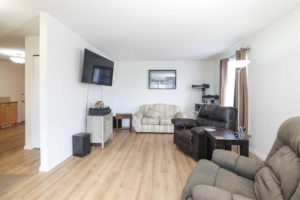 Picture for 101 Temple Boulevard W