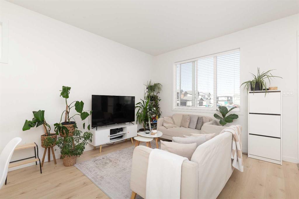 Picture for 80 Blackwolf Lane N