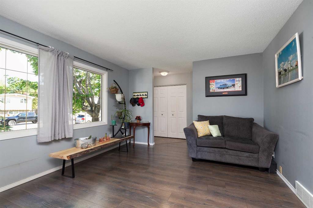 Picture for 57 Honeysuckle Road N