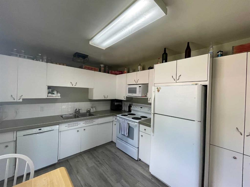 Picture for 520 6 Street W https://www.cirrealty.ca/reb/ldar/8/A2262058_7.jpg