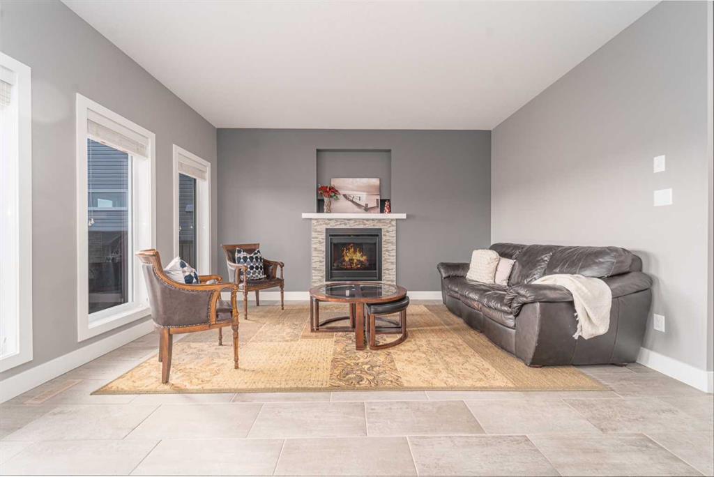 Picture for 523 Firelight Place W