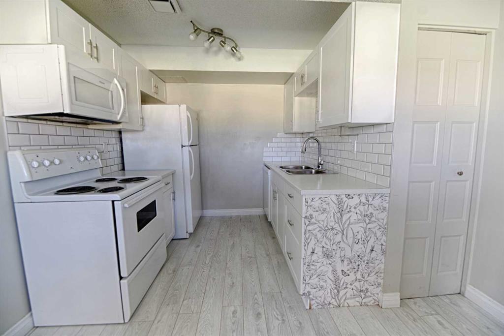 Picture for 6, 55 Lemoyne Crescent W