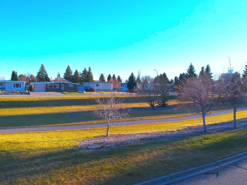 Picture for 2905 Lakeview Drive S