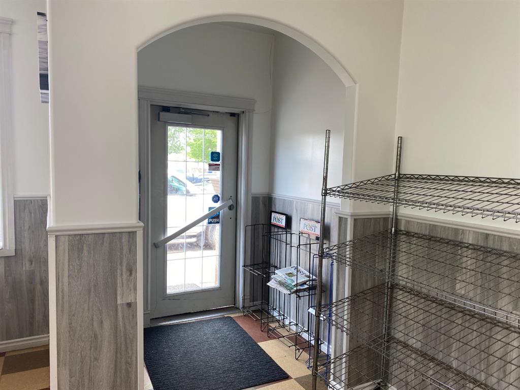 Picture for 125 5 Avenue W