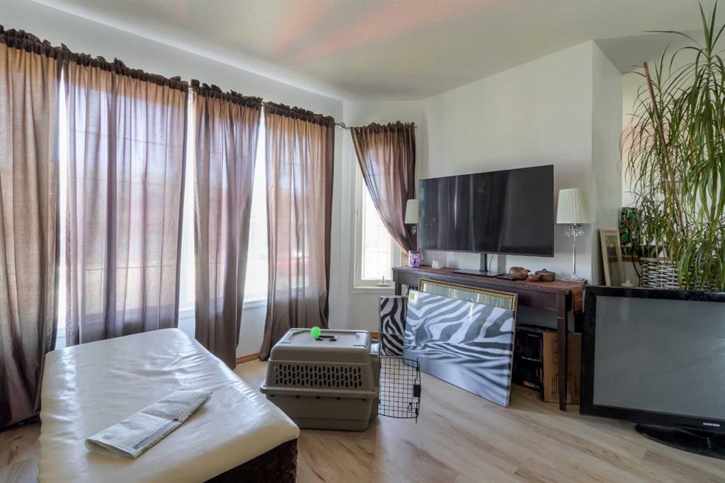 Picture for 287 peigan Court W