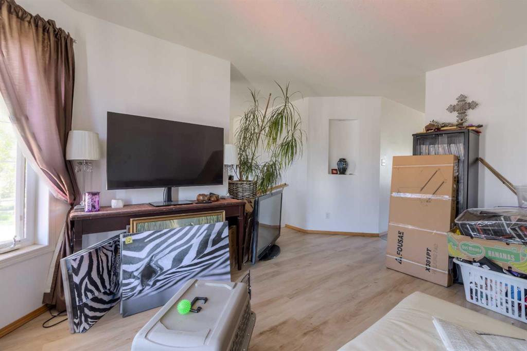 Picture for 287 peigan Court W