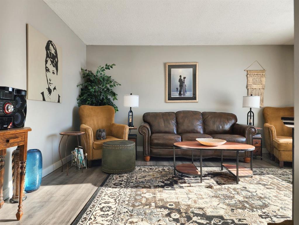 Picture for 214 48 Avenue E