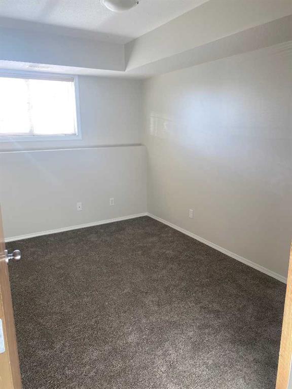 Picture for 2, 23 Highlands Place W