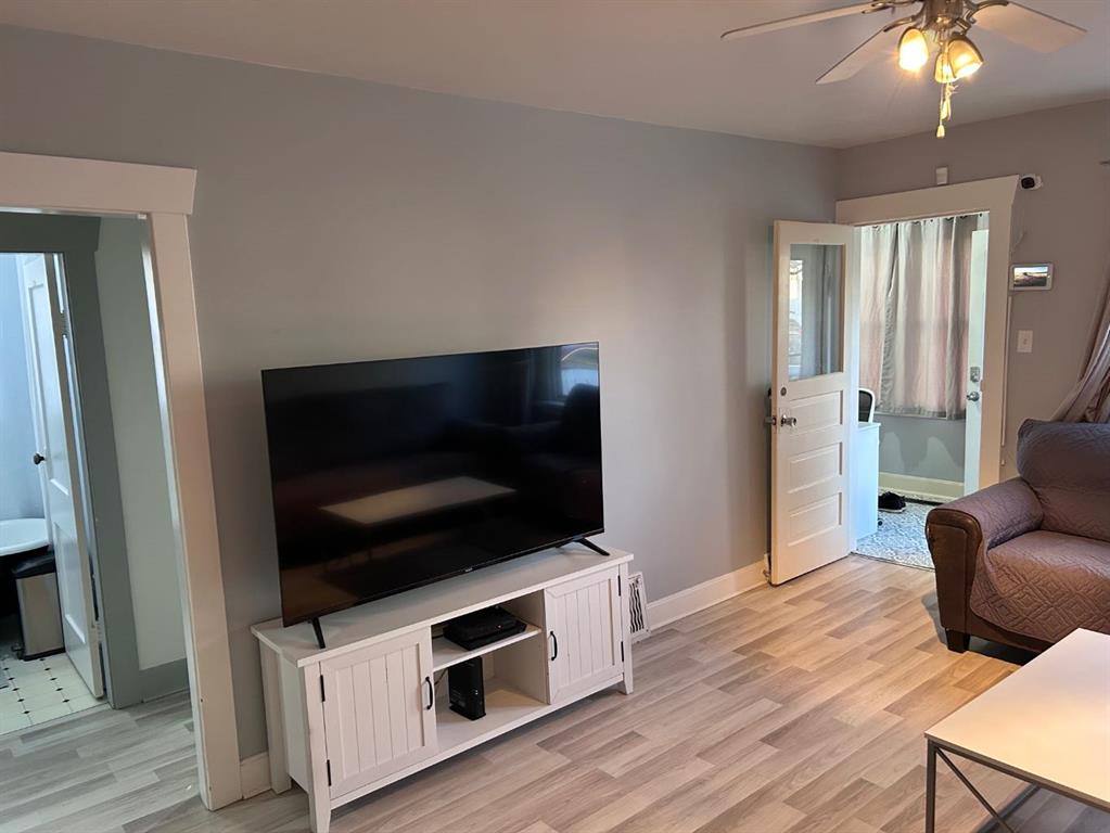 Picture for 516 12a Street N