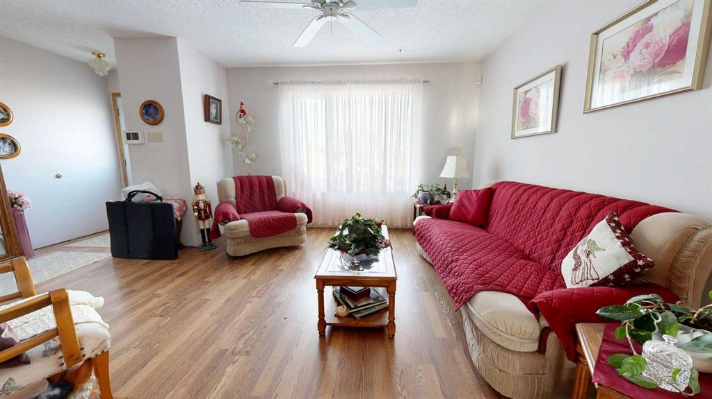 Picture for 320 Leaside Avenue S