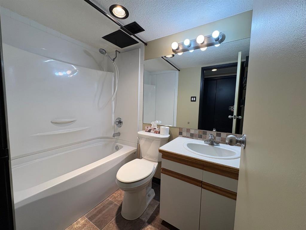 Picture for 903, 515 6 Street S