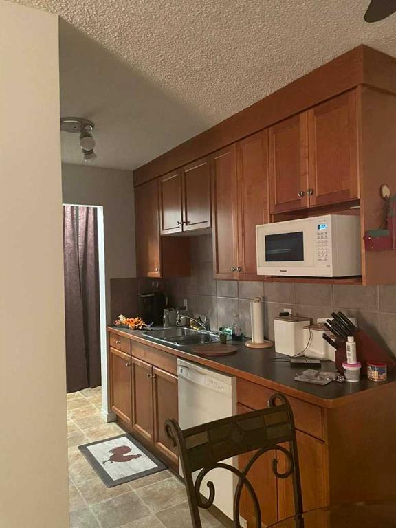 Picture for H201, 2004 13 Avenue 