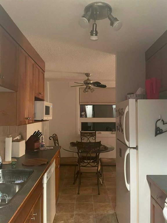 Picture for H201, 2004 13 Avenue 