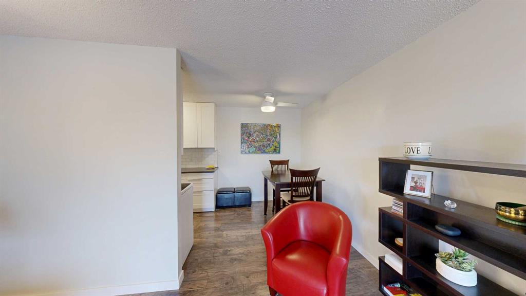 Picture for 306, 405 Columbia Boulevard W