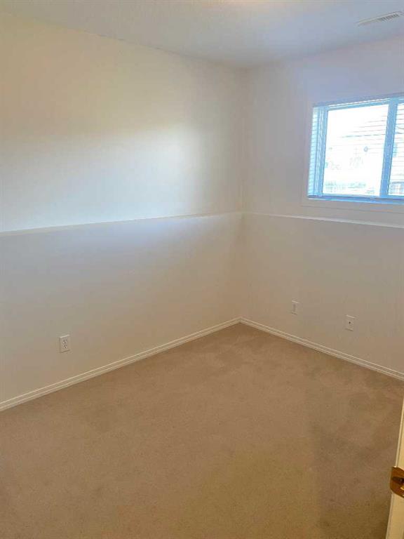 Picture for 3, 15 Highlands Place W