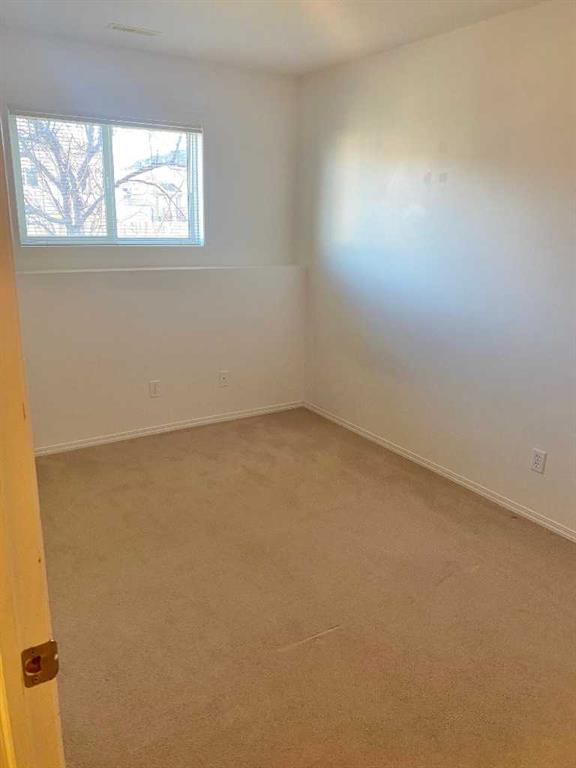 Picture for 3, 15 Highlands Place W