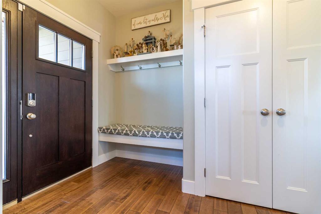 Picture for 126 Riverine Lane W