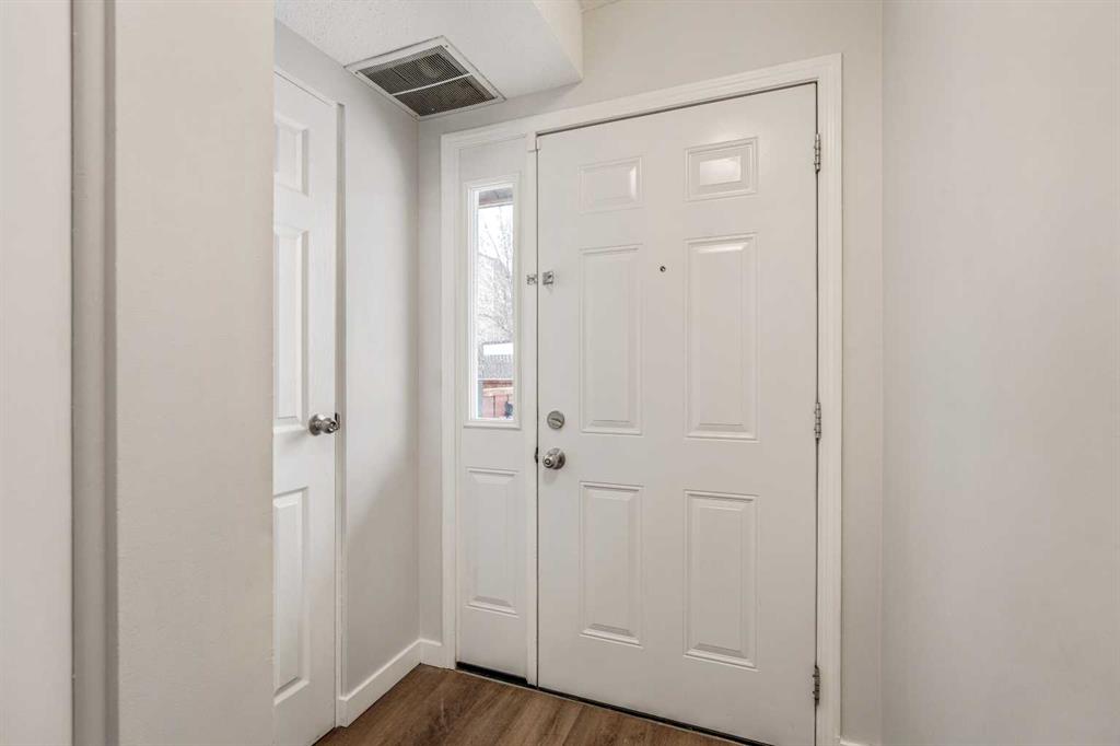 Picture for 19 Columbia Place W