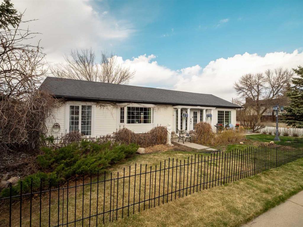 Picture for 1006 9 Street N