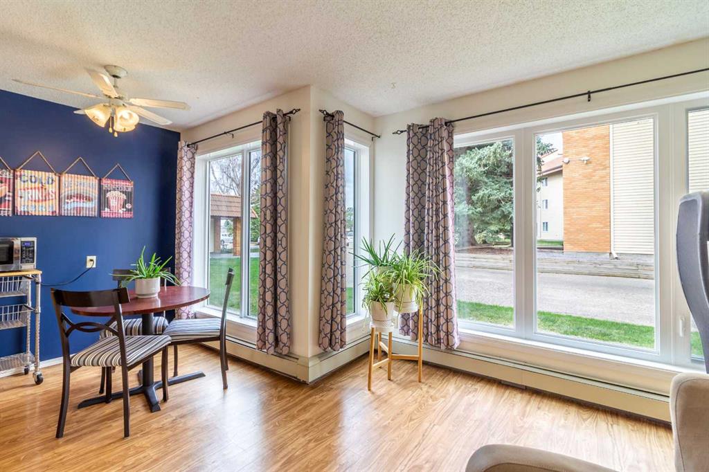 Picture for 110, 65 Temple Blvd W  