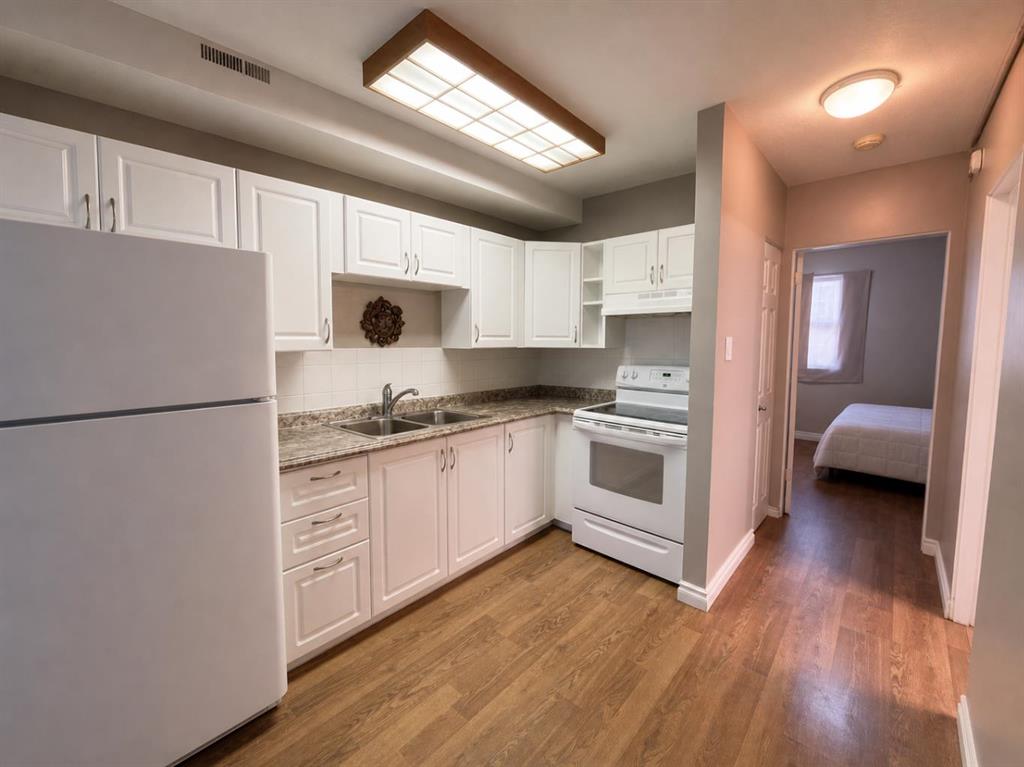 Picture for 2, 1327 Scenic Drive S