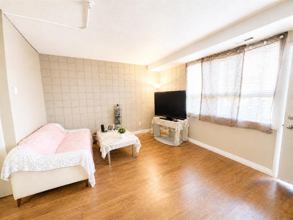 Picture for 2, 1327 Scenic Drive S