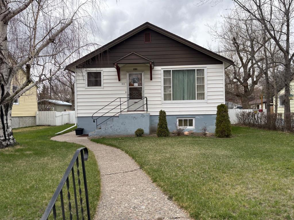 Picture for 812 6 Street S