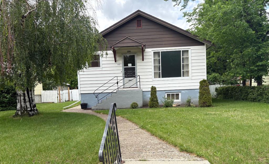 Picture for 812 6 Street S