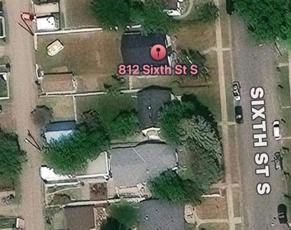 Picture for 812 6 Street S
