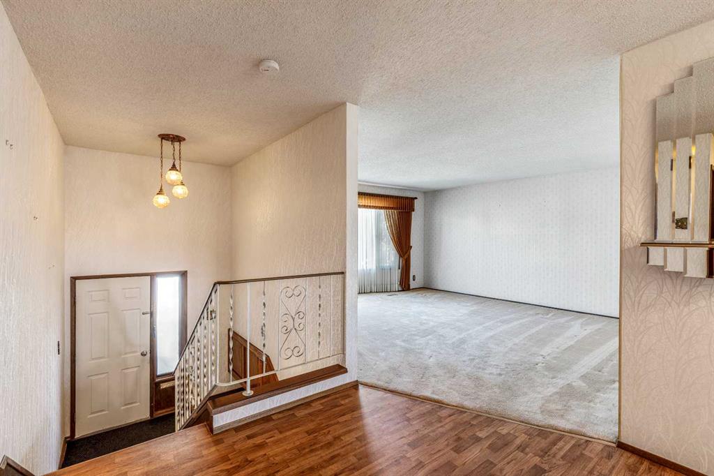 Picture for 47 Ryerson Road W