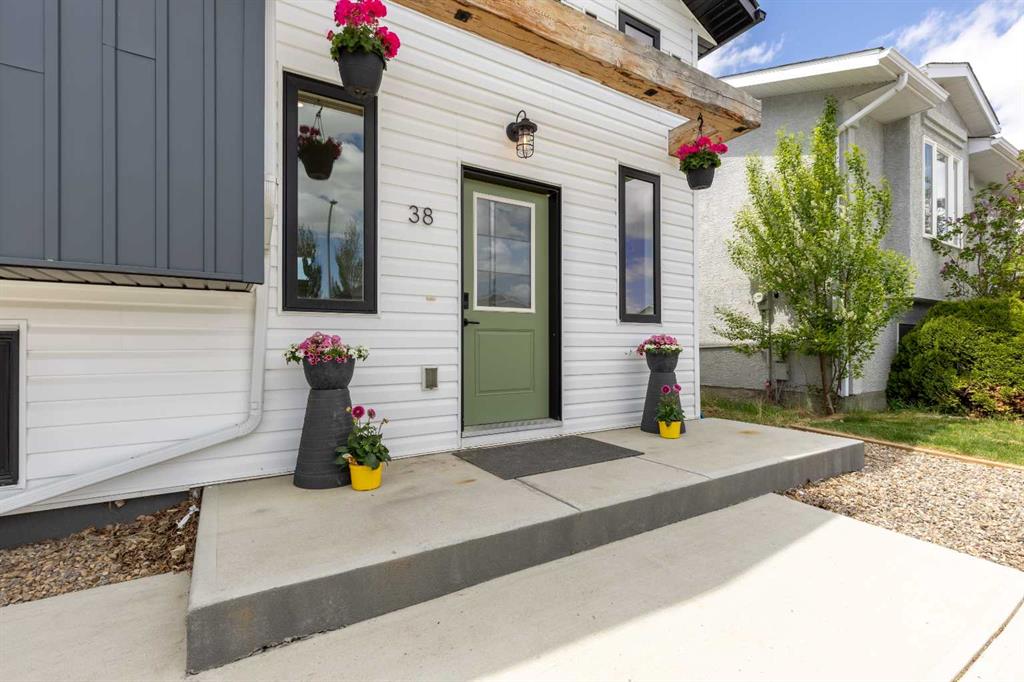 Picture for 38 Blackfoot Road W