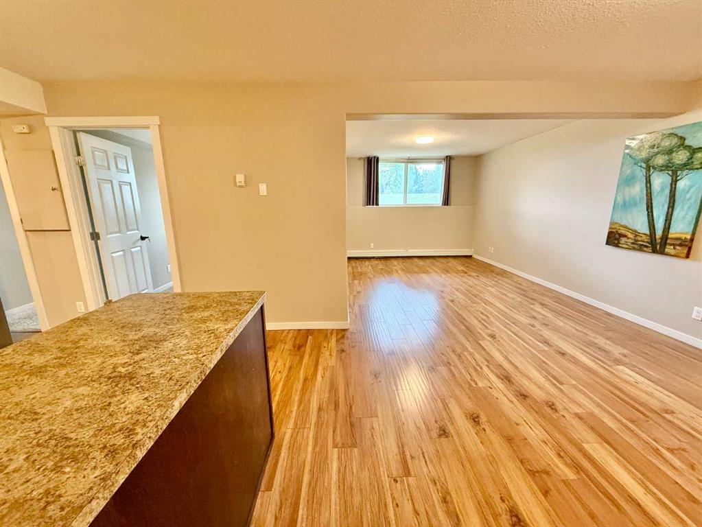 Picture for 112A, 295 Columbia Boulevard W