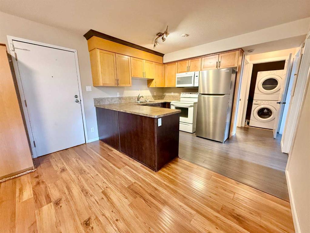 Picture for 112A, 295 Columbia Boulevard W