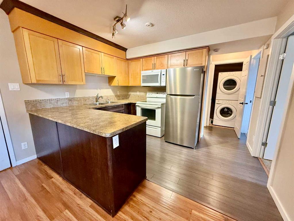 Picture for 112A, 295 Columbia Boulevard W