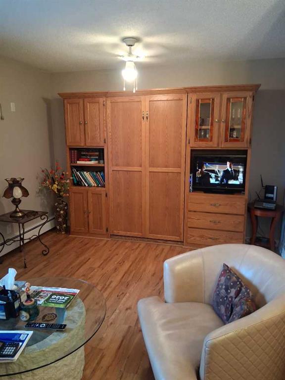 Picture for M 202, 2004 13 Avenue N
