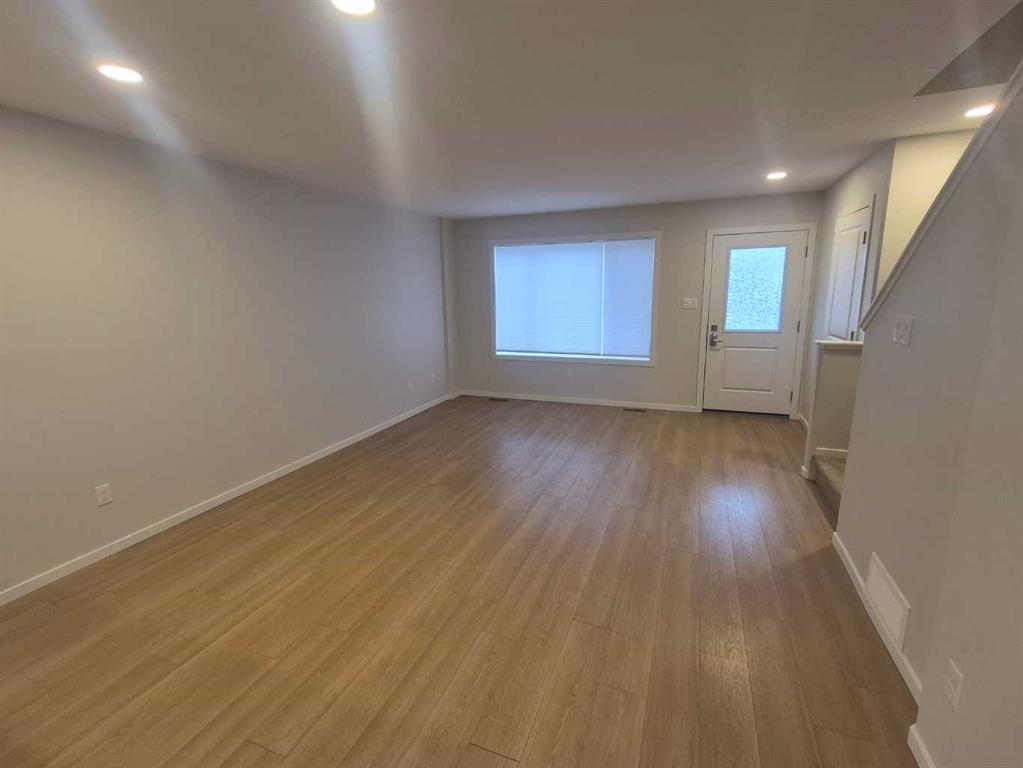 Picture for 3, 594 Aquitania Boulevard W