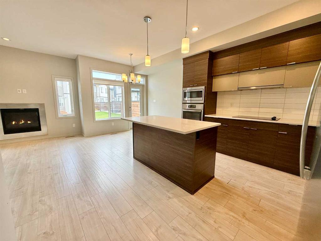 Picture for 2, 482 Highlands Boulevard W