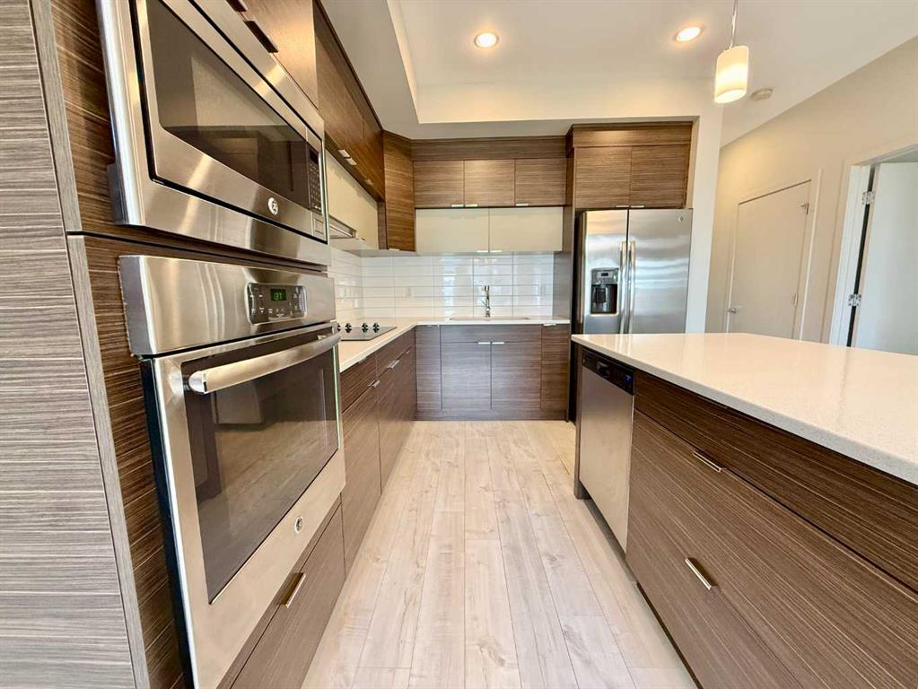 Picture for 2, 482 Highlands Boulevard W
