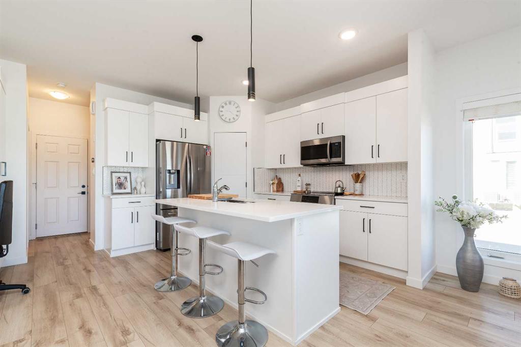 Picture for 208, 210 Firelight Way W