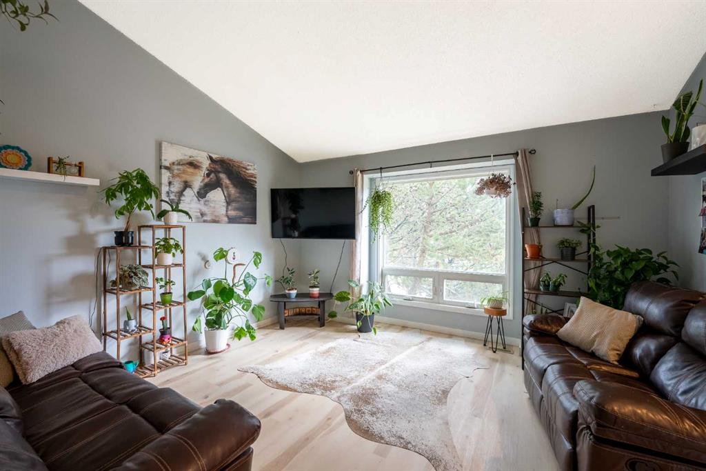 Picture for 23 Dakota Road W