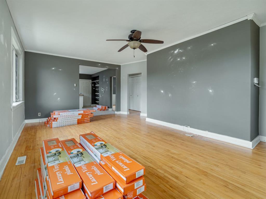 Picture for 803 6 Street S