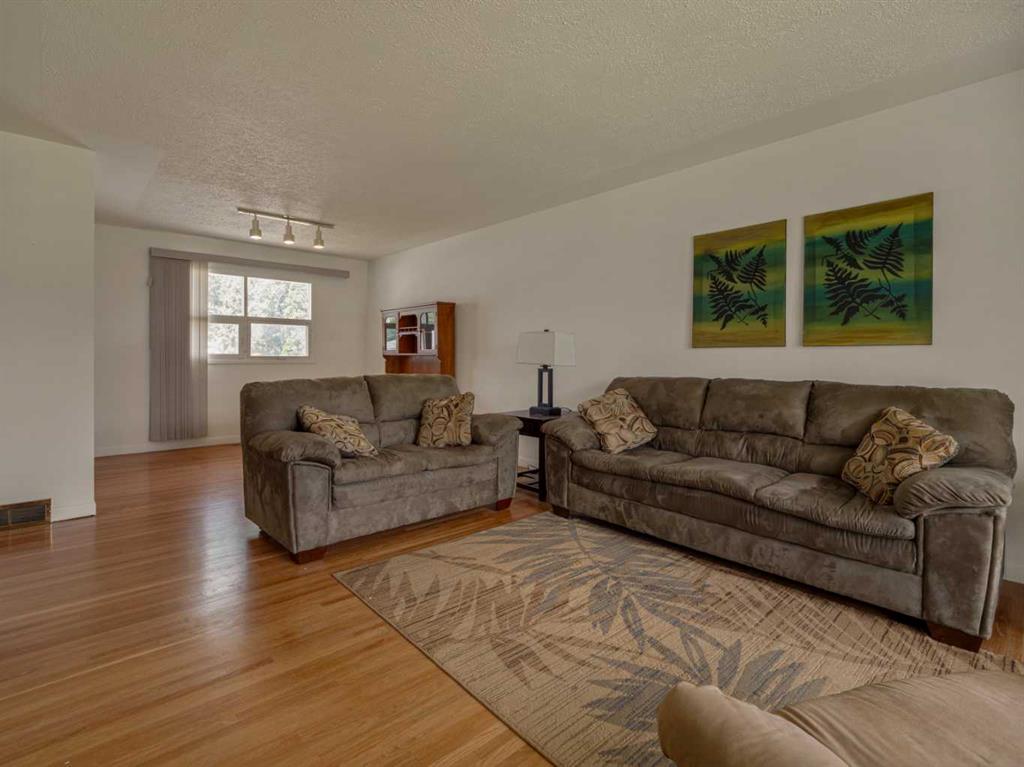 Picture for 2405 13 Avenue S