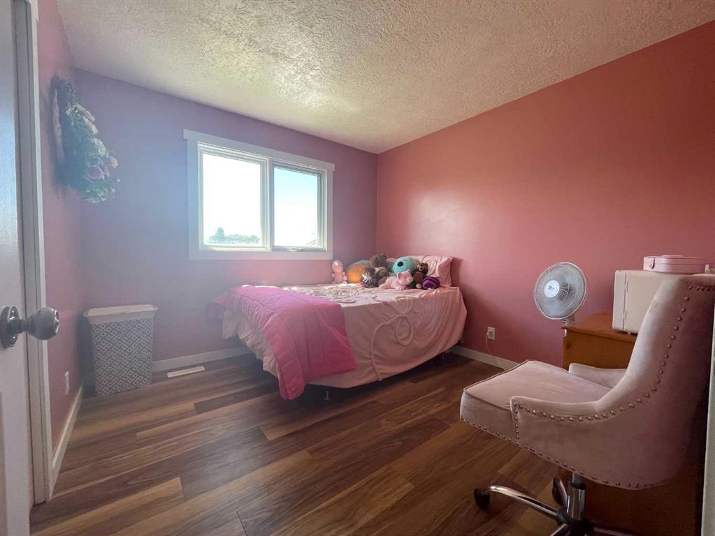 Picture for 234 9 Street W https://www.cirrealty.ca/reb/ldar/9/A2262059_16.jpg