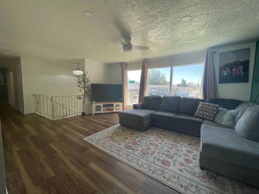 Picture for 234 9 Street W Picture for 234 9 Street W