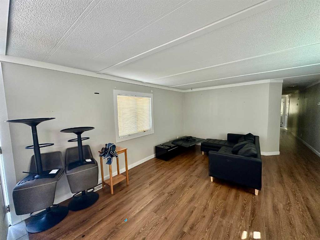 Picture for 5, 5301 2 Street 