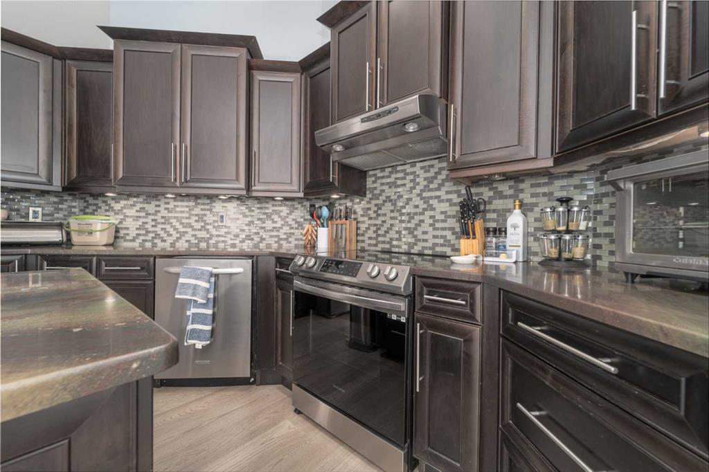 Picture for 14 Heritage Circle W https://www.cirrealty.ca/reb/ldar/9/A2266549_10.jpg
